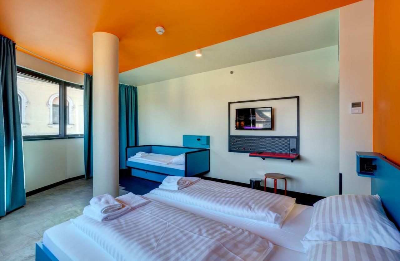 Meininger Great Market Hall Hotel 3*